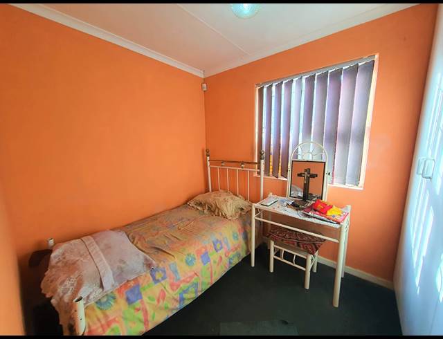2 BEDROOM HOUSE FOR SALE IN RUYTERWACHT